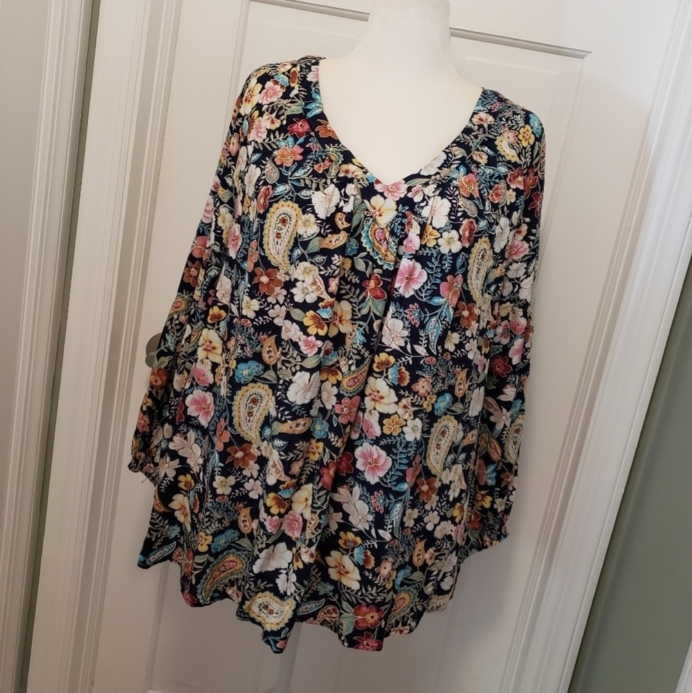 NWT BloomChic Colorful Floral Print Tunic Size 14/16 Relaxed Fit Business Casual